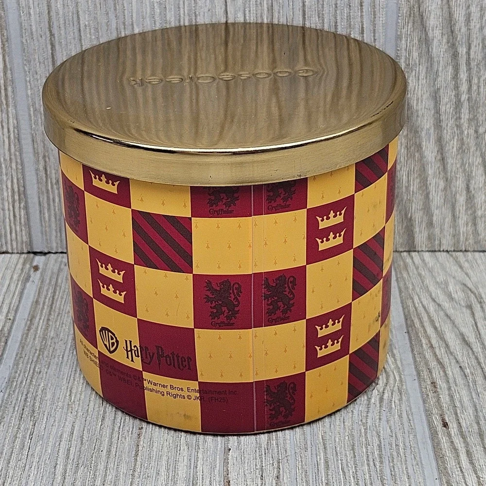 Goose Creek Harry Potter Gryffindor 3-Wick Scented Candle 14.5 oz MGC153435